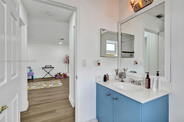 16180 SW 14th St, Pembroke Pines, FL 33027