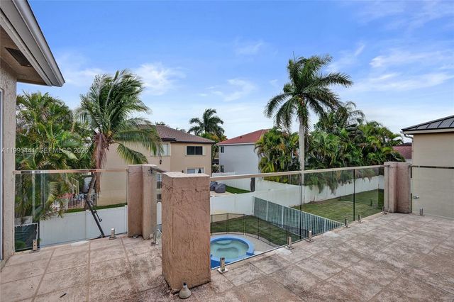 16180 SW 14th St, Pembroke Pines, FL 33027