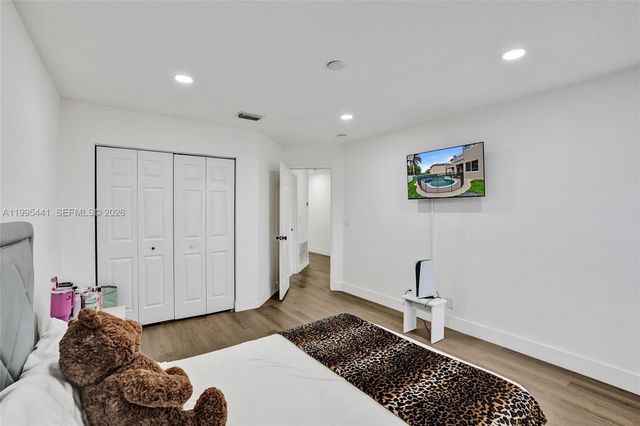 16180 SW 14th St, Pembroke Pines, FL 33027