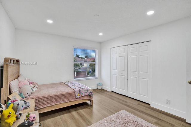 16180 SW 14th St, Pembroke Pines, FL 33027