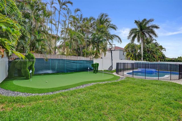 16180 SW 14th St, Pembroke Pines, FL 33027