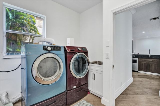 16180 SW 14th St, Pembroke Pines, FL 33027