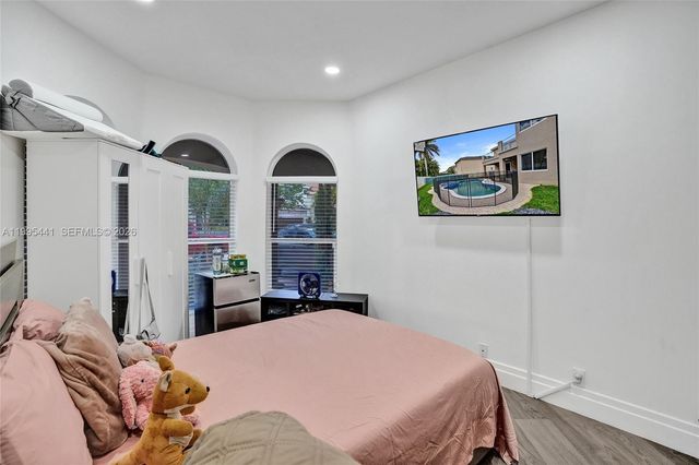 16180 SW 14th St, Pembroke Pines, FL 33027