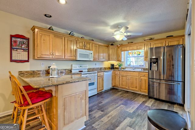 16 Riverview Lane, Dillard, GA 30537