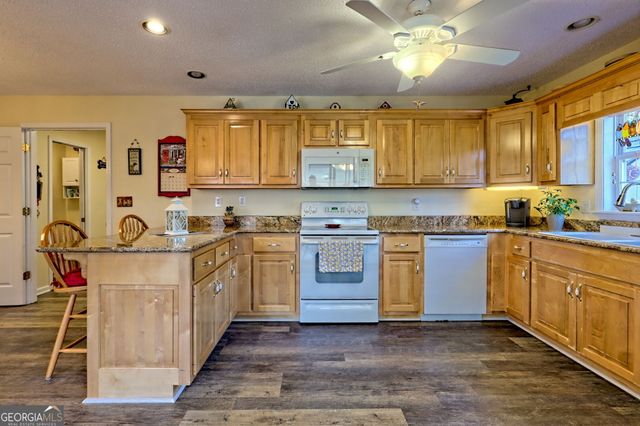 16 Riverview Lane, Dillard, GA 30537