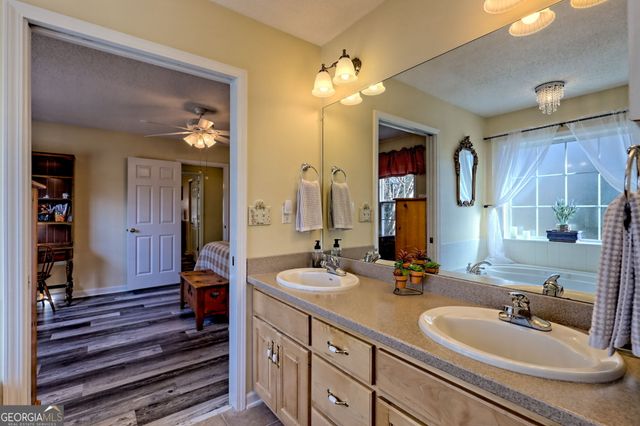 16 Riverview Lane, Dillard, GA 30537