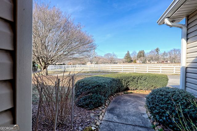 16 Riverview Lane, Dillard, GA 30537