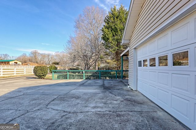 16 Riverview Lane, Dillard, GA 30537