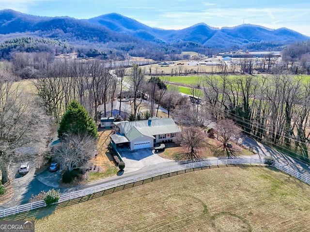 16 Riverview Lane, Dillard, GA 30537