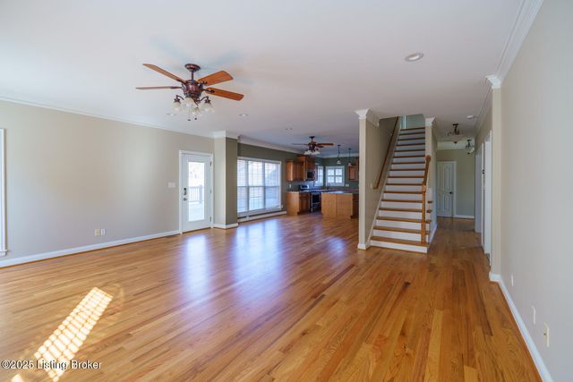 9005 Hiview Ln, Louisville, KY 40272