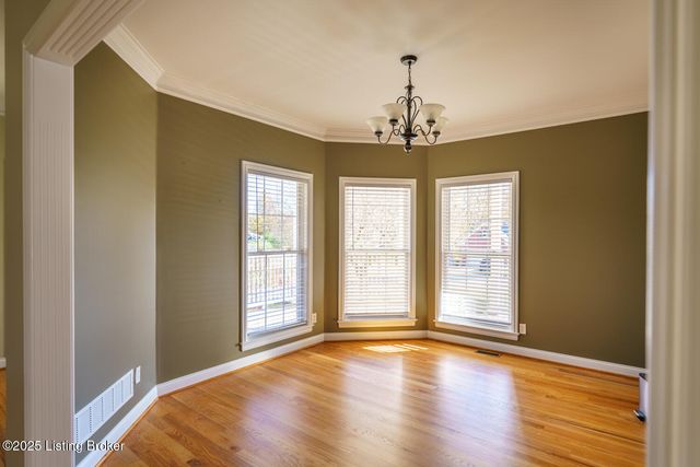 9005 Hiview Ln, Louisville, KY 40272