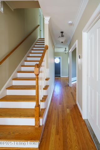 9005 Hiview Ln, Louisville, KY 40272