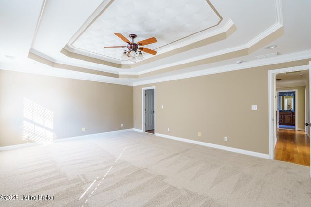 9005 Hiview Ln, Louisville, KY 40272