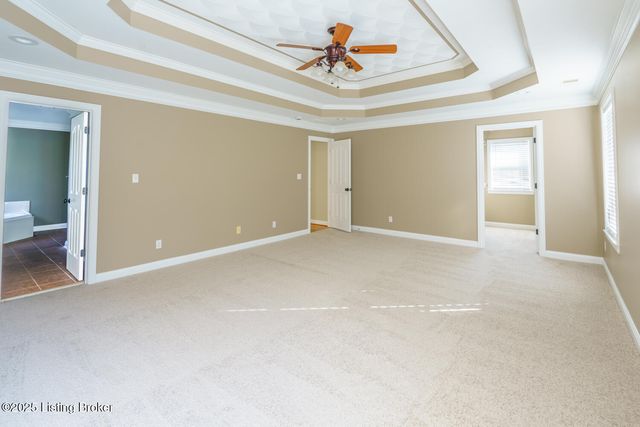 9005 Hiview Ln, Louisville, KY 40272