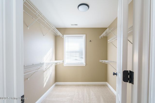 9005 Hiview Ln, Louisville, KY 40272