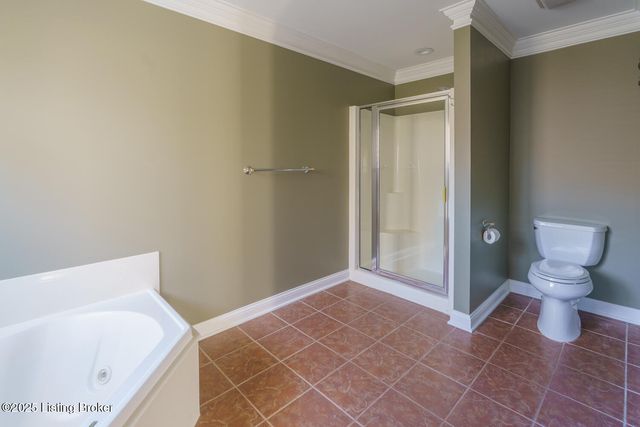 9005 Hiview Ln, Louisville, KY 40272