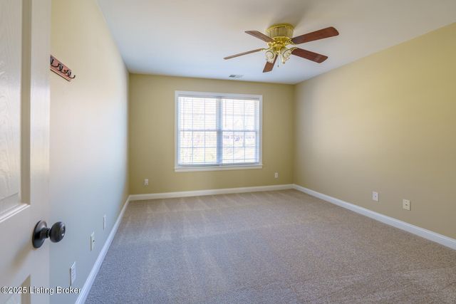 9005 Hiview Ln, Louisville, KY 40272