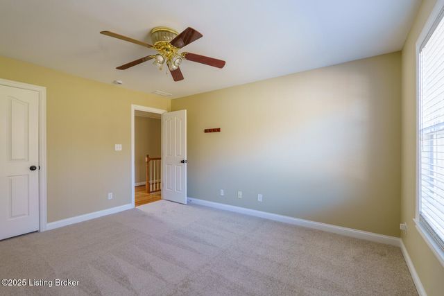 9005 Hiview Ln, Louisville, KY 40272