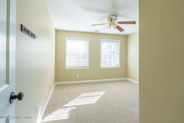 9005 Hiview Ln, Louisville, KY 40272