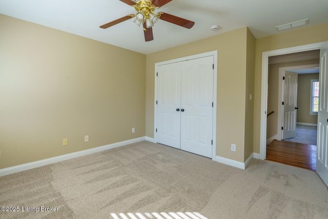 9005 Hiview Ln, Louisville, KY 40272