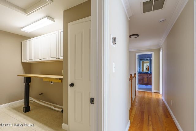 9005 Hiview Ln, Louisville, KY 40272