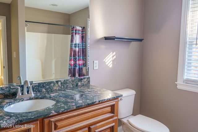 9005 Hiview Ln, Louisville, KY 40272