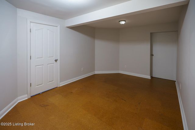 9005 Hiview Ln, Louisville, KY 40272