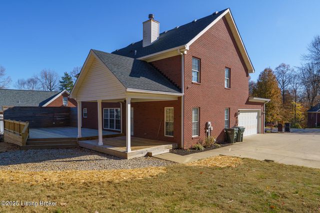 9005 Hiview Ln, Louisville, KY 40272