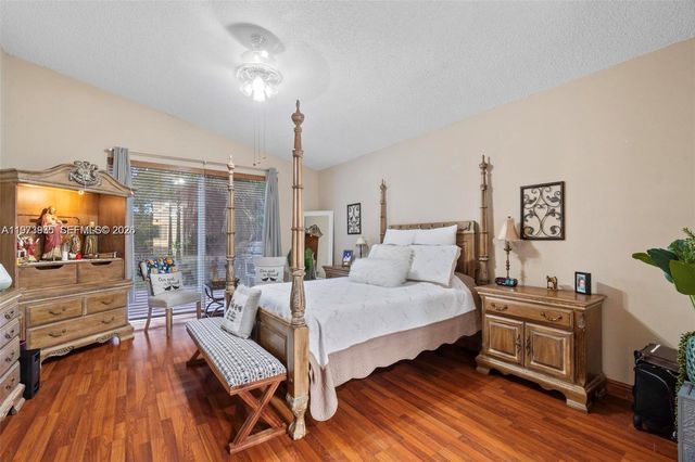 15522 NW 12th Ct, Pembroke Pines, FL 33028