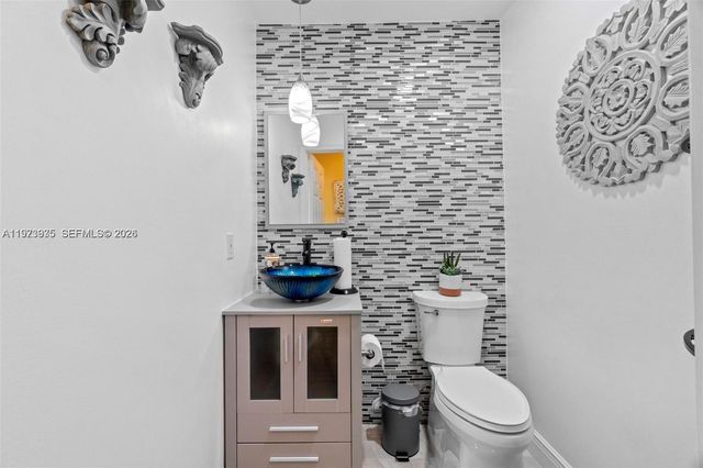 15522 NW 12th Ct, Pembroke Pines, FL 33028