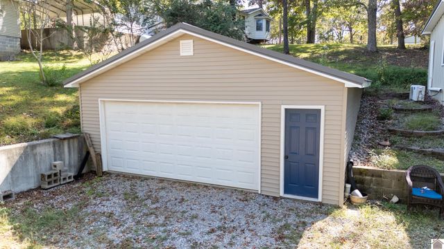 30 Rose Drive, Murray, KY 42071