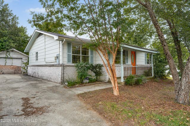 338 Carroll Avenue, Bay Saint Louis, MS 39520