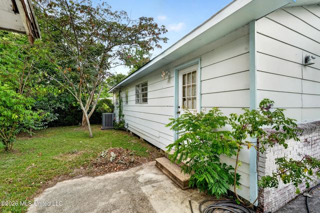 338 Carroll Avenue, Bay Saint Louis, MS 39520