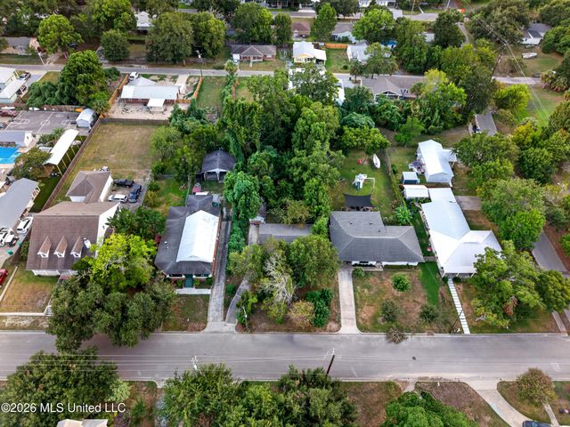338 Carroll Avenue, Bay Saint Louis, MS 39520