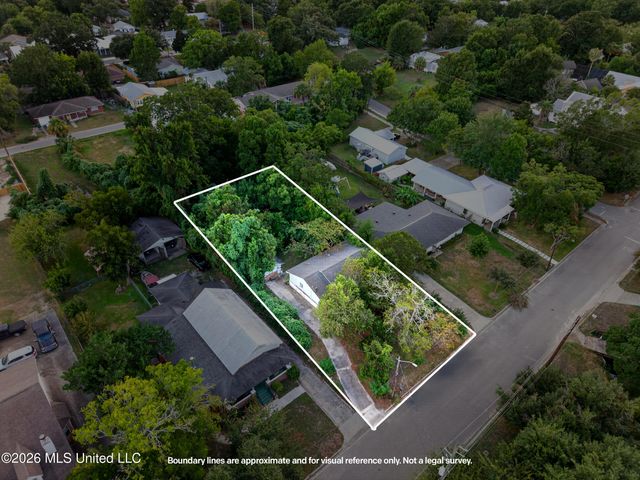 338 Carroll Avenue, Bay Saint Louis, MS 39520