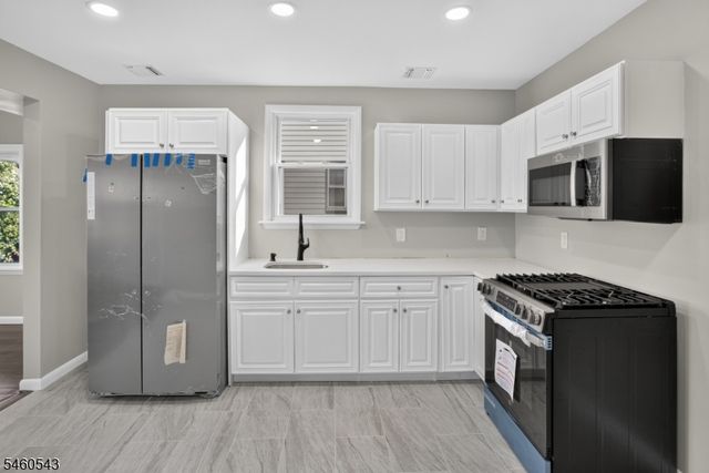 23 Leo Pl, Newark City, NJ 07108