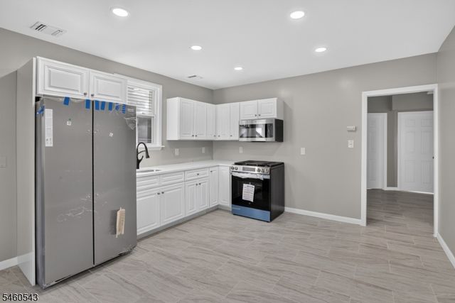 23 Leo Pl, Newark City, NJ 07108