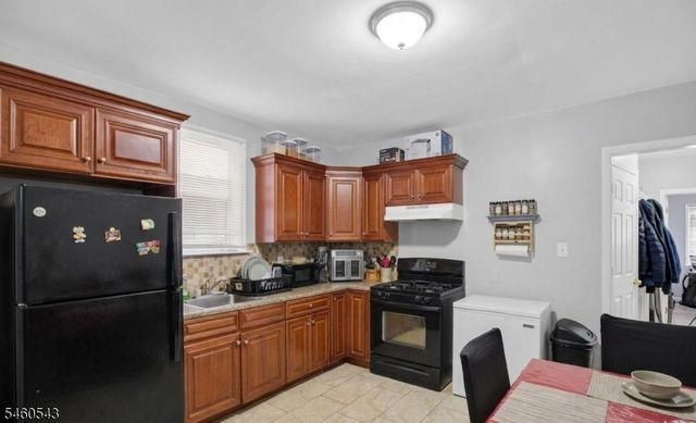 23 Leo Pl, Newark City, NJ 07108