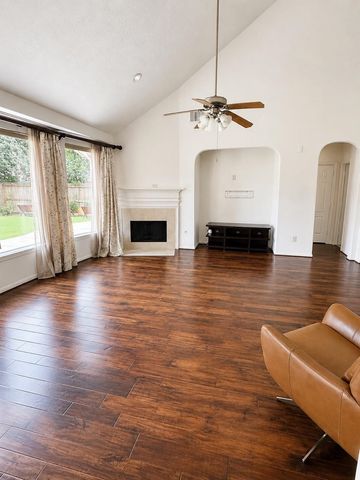 822 Floriencia Street, Sugar Land, TX 77479