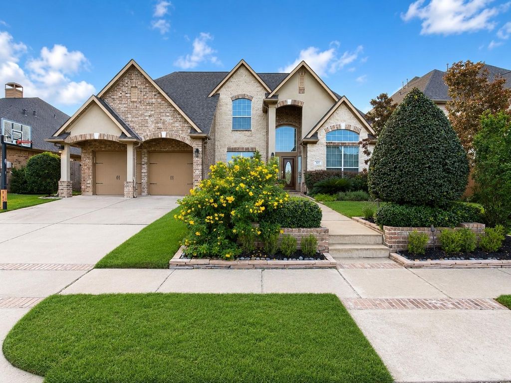 822 Floriencia Street, Sugar Land, TX 77479