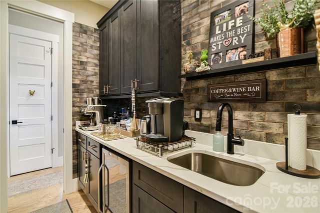 138 Mavrick Drive, Mills River, NC 28759