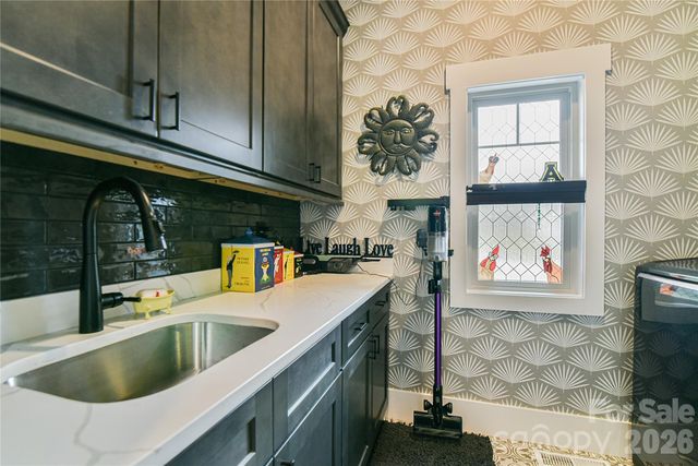 138 Mavrick Drive, Mills River, NC 28759