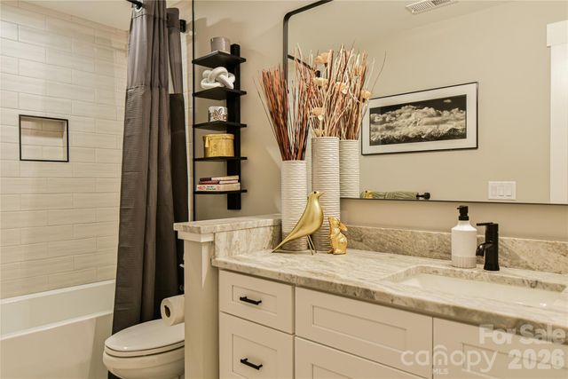 138 Mavrick Drive, Mills River, NC 28759