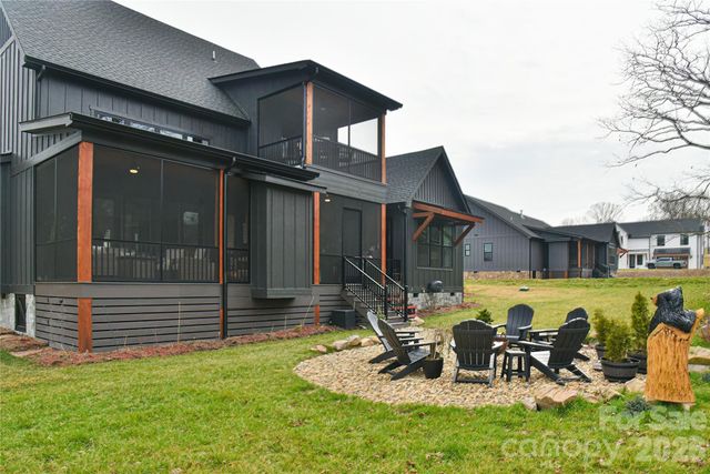 138 Mavrick Drive, Mills River, NC 28759