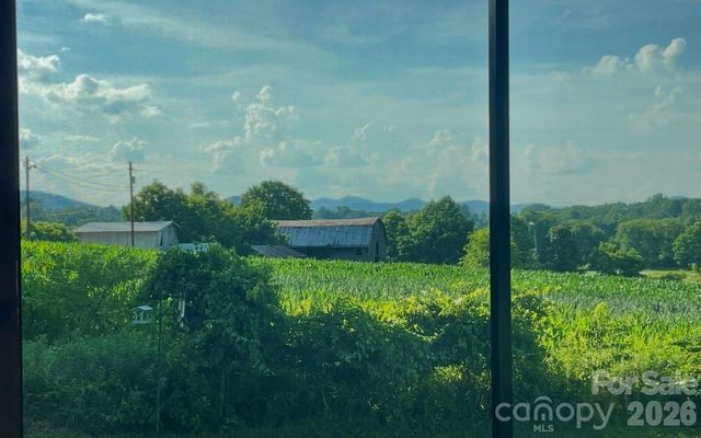 138 Mavrick Drive, Mills River, NC 28759