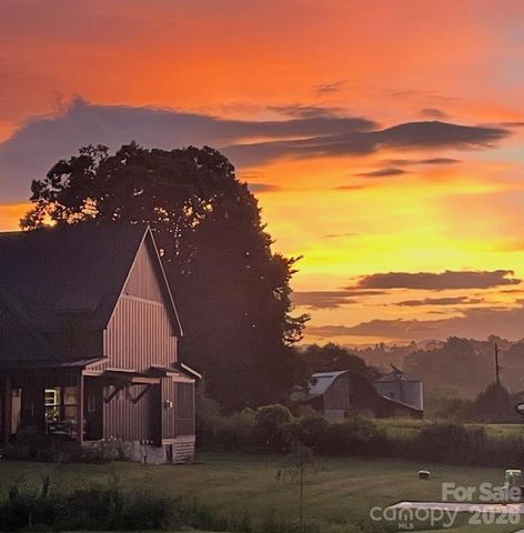 138 Mavrick Drive, Mills River, NC 28759