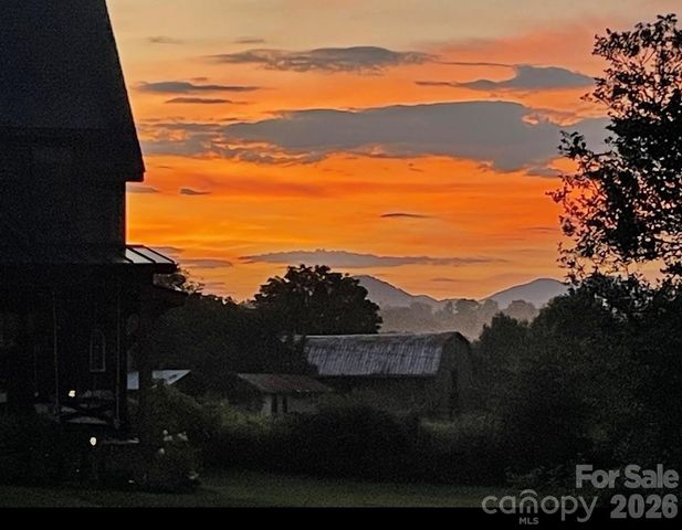 138 Mavrick Drive, Mills River, NC 28759