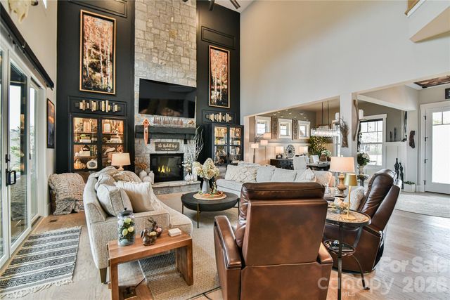 138 Mavrick Drive, Mills River, NC 28759