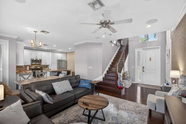 4543 Mediterranean Circle, Palm Beach Gardens, FL 33418