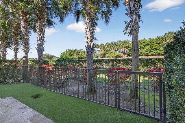 4543 Mediterranean Circle, Palm Beach Gardens, FL 33418